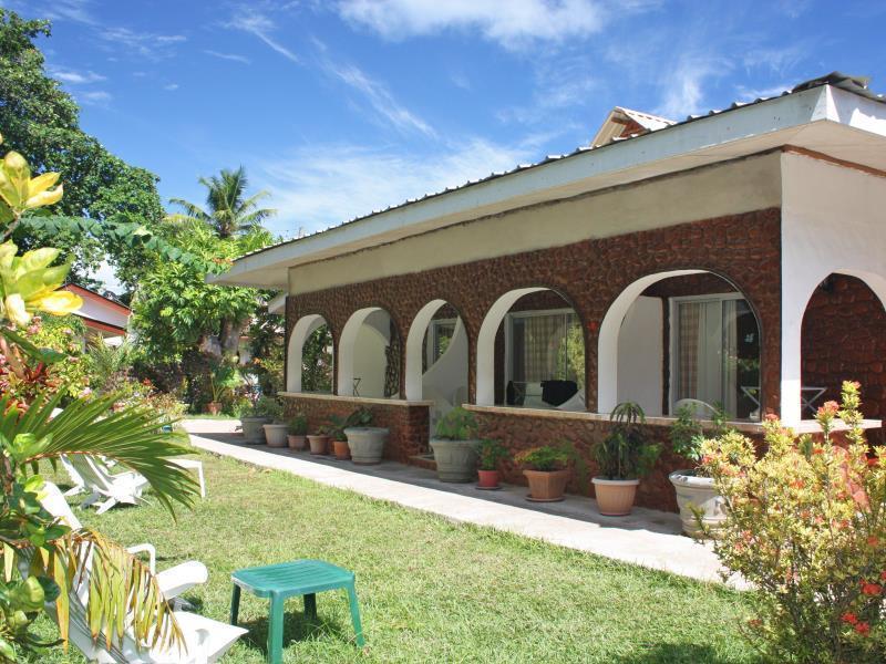 Rising Sun Guest House La Digue  Extérieur photo