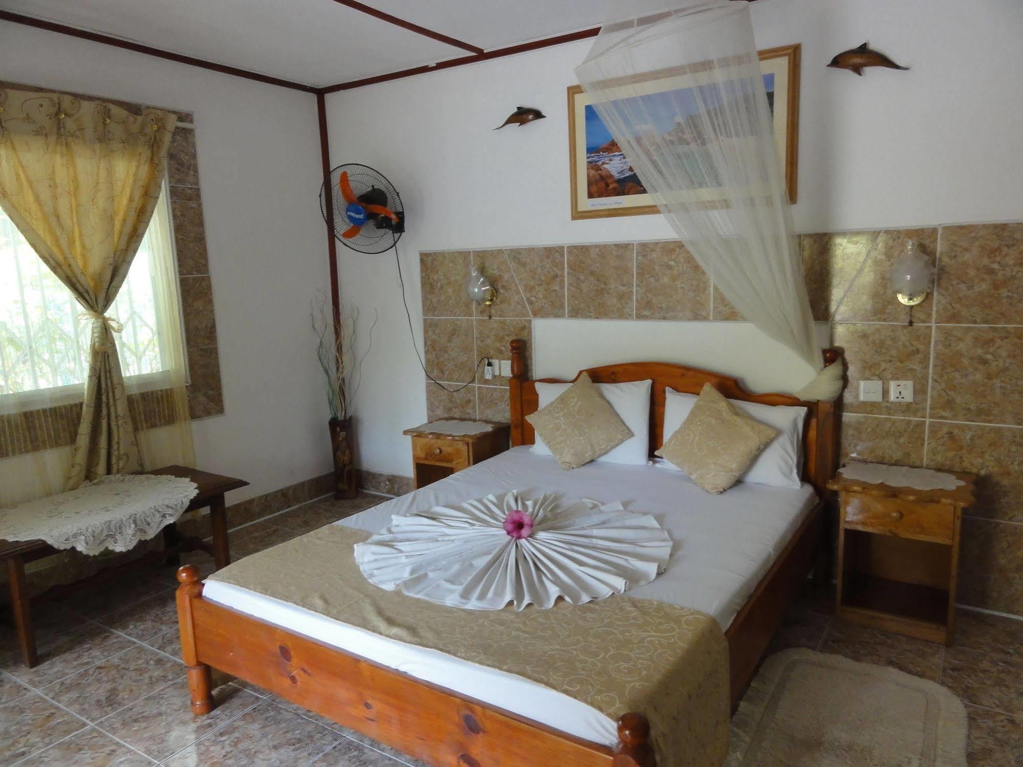 Rising Sun Guest House La Digue  Extérieur photo